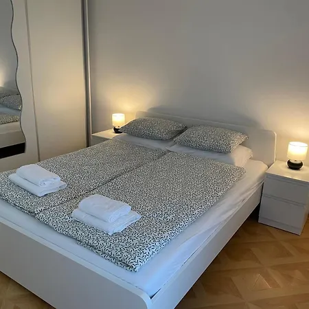 Dragovic Apartamento Kursumlija